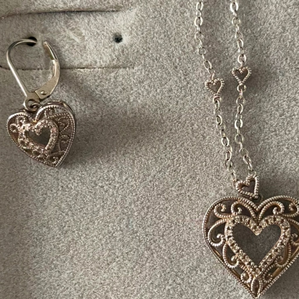 Sterling silver with natural diamonds heart necklace and earrings NEW
